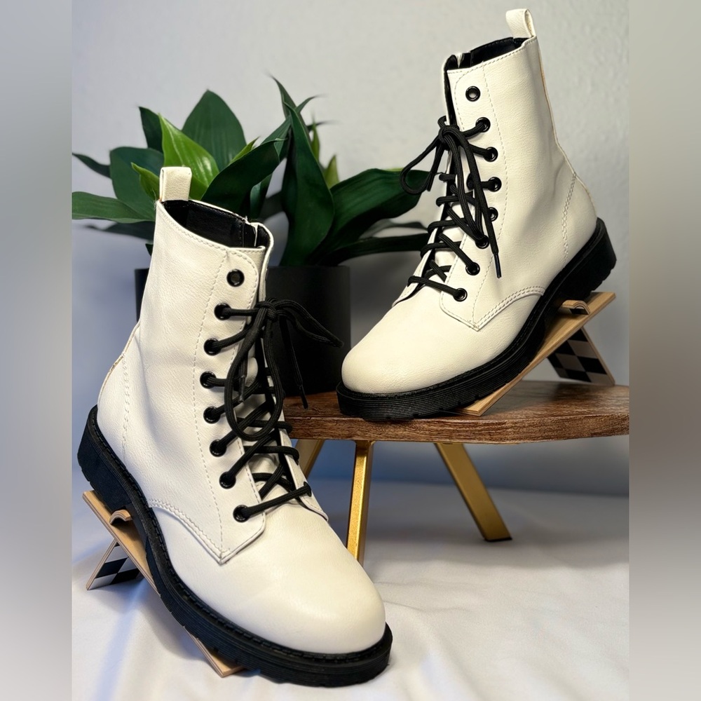 White Lace-Up Combat Boots with Black Accents - Sz 7.5